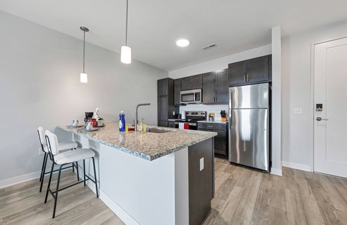 St. Peters Apartment | Bold 2132 I Parking I Pool I Gym I Parking