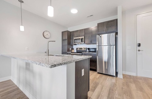 St. Peters Apartment | Bold 2320 I Stunning One Bedroom Modern Suite