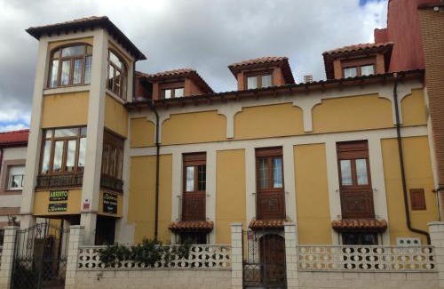 Carbajal de la Legua House | Boleta A 5 minutos de León, casa con jardín
