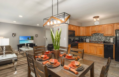 Bolingbrook House | Bolingbrook FHS Rental - Old Stone Rd