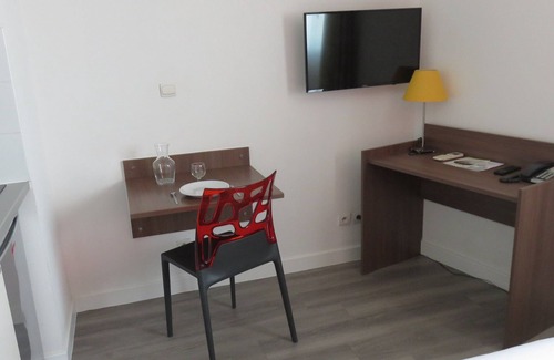 Clemenceau Apartment | Bon Rapport Qualité-Prix! Studio Equipé + Parking