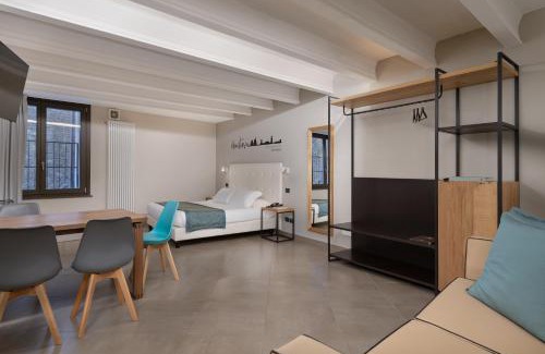 Old Town House | Bonacolsi Collection, MantegnaHotels