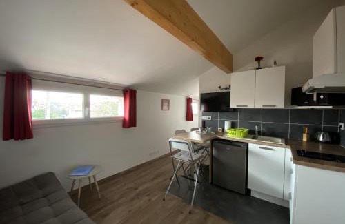 Bonnefoy-Roseraie-Gramont Apartment | Bonnafe - Studio Climatise proche Centre-ville