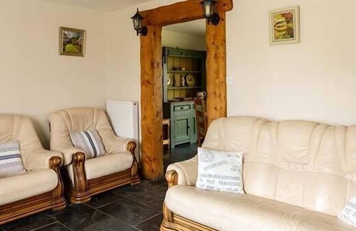 Kilkee Cottage | BONNIE DOON, pet friendly, with open fire in Kilkee, County Clare