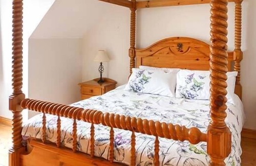 Kilkee Cottage | BONNIE DOON, pet friendly, with open fire in Kilkee, County Clare