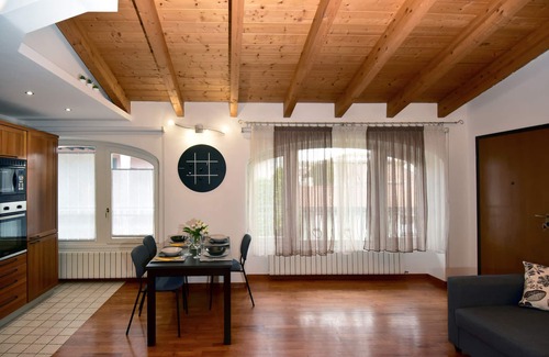 Malnate Apartment | Bonnie House - Between lakes and mountains! One step away from Switzerland