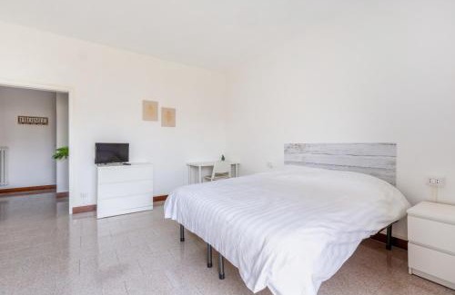 Gallaratese Apartment | Bonola M1 Bright & Functional Flat
