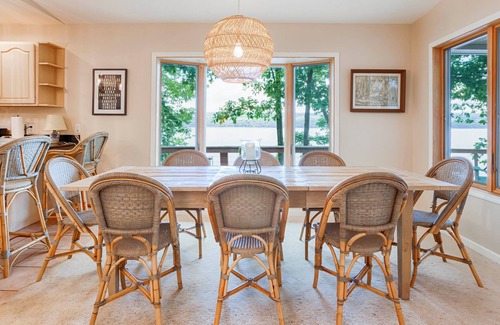 Valois House | Bonskeid House: Relaxing Seneca Lake Getaway!