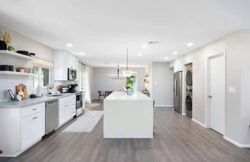 Alhambra House | BONUS Room! HTD Pool Backyard Oasis/Patio/Games