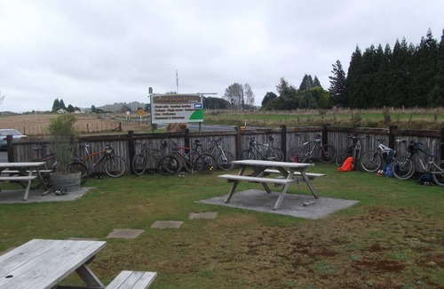 Owhango Hotel | BOOK A PUB !SLEEPS UP TO 26/WARM/HEAPS OF SPACE/SELF CONTAINED/FAMILY/GROUPS