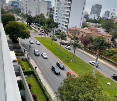 Country Club Apartment | Book in SI1 - Lima