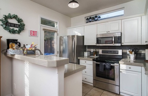 Bethany House | Book NOW for Fall Fun! - Perfect for family! - Fully Loaded! - Fire Pit!