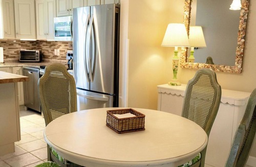 Stuart House | Book today, dinner on us!nNew listing! Stuart/Port Salerno cute cottage!