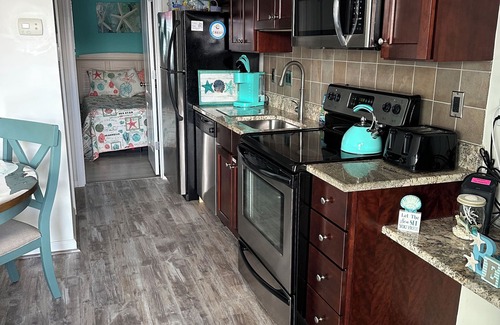 Wildwood Crest Condo | Book Your Fall Get Away in Beautiful Wildwood Crest Condo 2 Blocks to the Beach