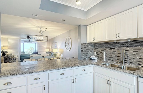 Fort Myers Beach Condo | Book your stay in beautiful Unit 313 directly on the beach