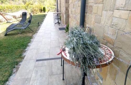 Apriltsi House | Boomerang Guest House