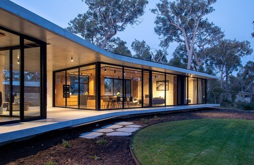 Quindalup House | Boomerang House I Private Properties