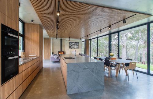 Quindalup House | Boomerang House I Private Properties