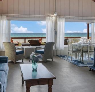 Lake Leelanau House | Boona Vista Lake Michigan Beach Front Cottage