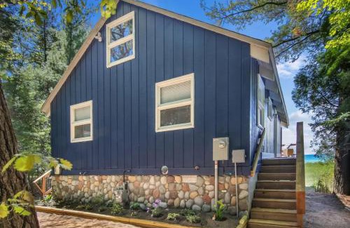 Lake Leelanau House | Boona Vista Lake Michigan Beach Front Cottage