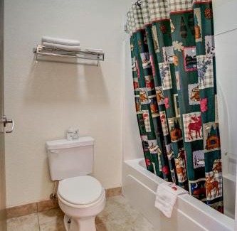 Neosho Hotel | Booneslick Lodge - Neosho