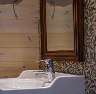 Alstugorna Bed & Breakfast | Boråkra Bed & Breakfast