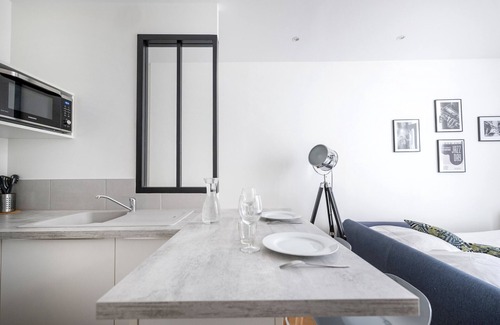 Capucins - Victoire Apartment | Bordeaux city center, charming studio with terrace
