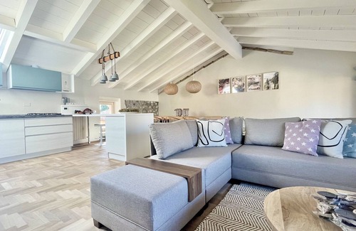 San Felice del Benaco Apartment | Borgo dei Sogni - Luxury Loft at Lake Garda