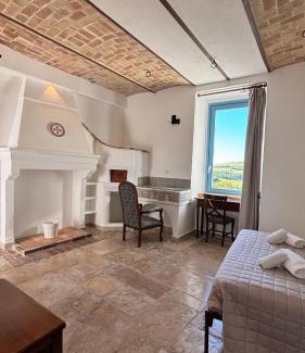 Acquaviva Collecroce Bed & Breakfast | Borgo delle Fonti