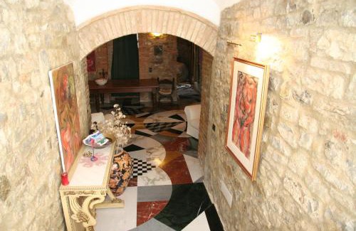 Calenzano House | Borgo Medievale di Poggio Alla Pieve Relais, Food & Art