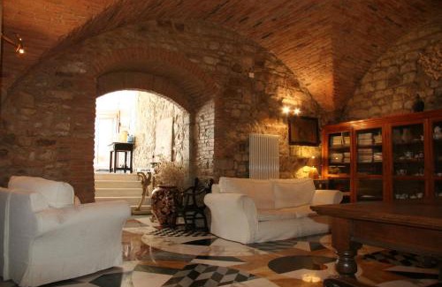 Calenzano House | Borgo Medievale di Poggio Alla Pieve Relais, Food & Art
