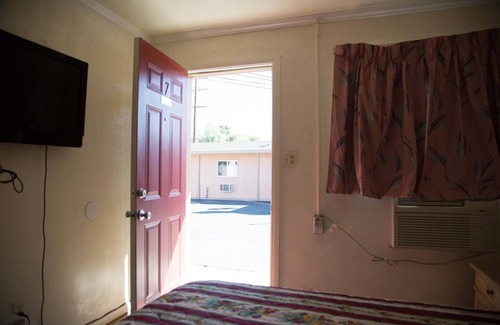 Boron Hotel | Boron Motel