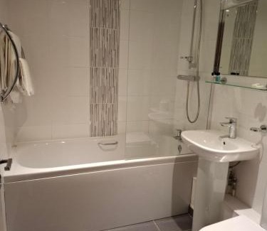 Newcastle-Under-Lyme Hotel | Borough Arms Hotel