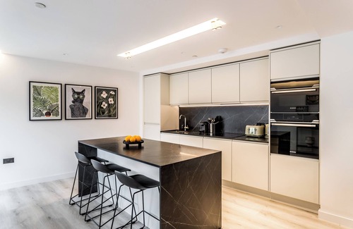 South Bank Apartment | Borough Market Apartment - Large Roof Terrace & Balcony
