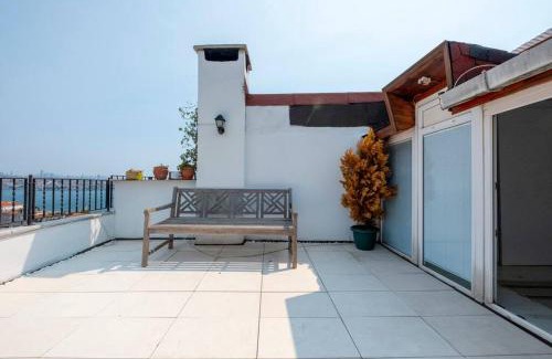 Cihangir Apartment | Bosphorus View w Private Terrace