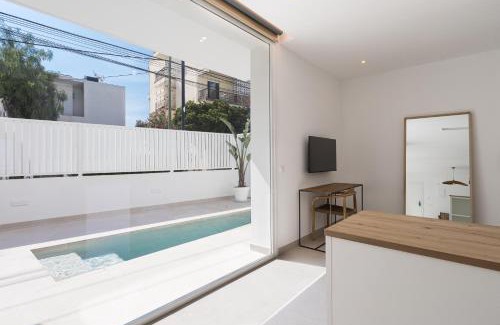 Figueretas Apartment | Bossa Bay Suites with Private Pool - MC Apartments Ibiza