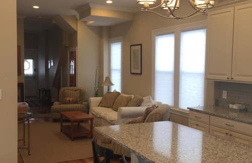 Roslindale Apartment | Boston-Modern Spacious Family Friendly Apartment w/Parking