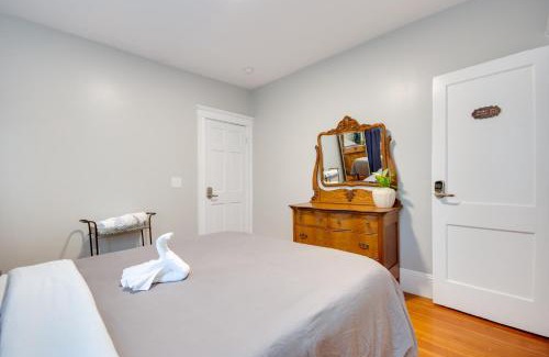 Jones Hill Apartment | Boston Queen Bedroom
