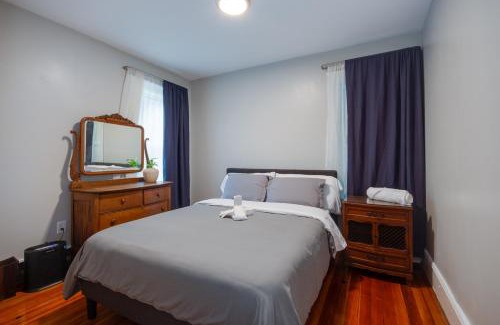 Jones Hill Apartment | Boston Queen Bedroom