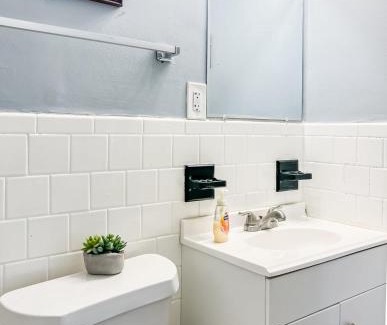 Normal House | Boswell Bungalow-Large Yard-Pets-Wifi