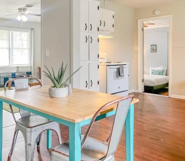 Normal House | Boswell Bungalow-Large Yard-Pets-Wifi
