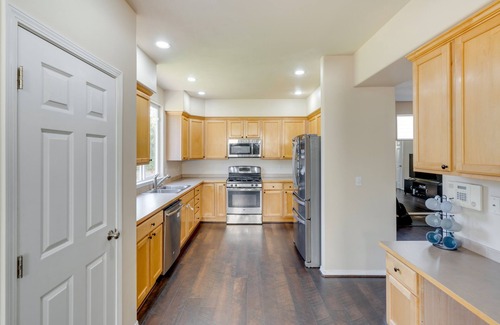 North Creek House | Bothell Retreat: Home Gym, Fireplace & More!