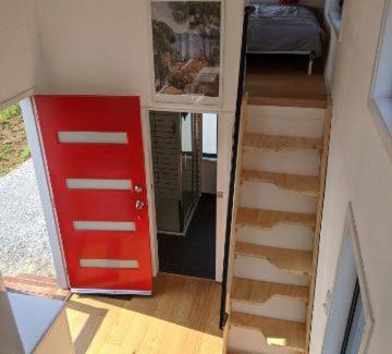 Lower Beechmont Apartment | Bottletree Gardens Mini Mansion Red