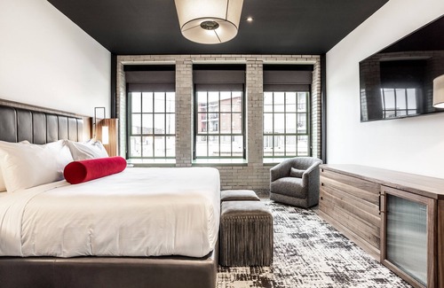 Downtown Indianapolis Hotel | Bottleworks Hotel