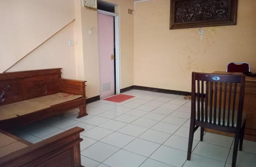Purwokerto House | Bougenville Guesthouse