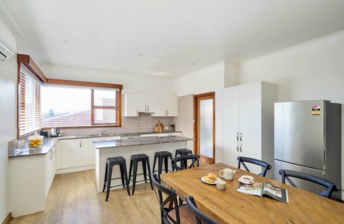 North Hobart House | Boujee on Burnett - Has all the charm that North Hobart has to offer!