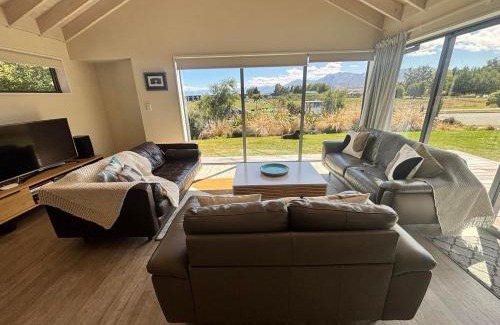 Lake Tekapo House | Boulder 15