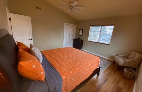 Boulder House | Boulder "CrestHouse" Retreat! w/Garage & Mountain View⛰️Hidden gem close to town