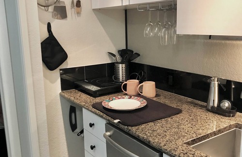 Lafayette Apartment | Boulder/CU - 7 miles, nor enjoy Indian Peaks Golf and sunset at your front door.