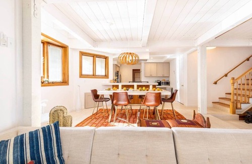 Yucca Valley House | Boulder Grove Ranch Acres of Boulders & Hot Tub